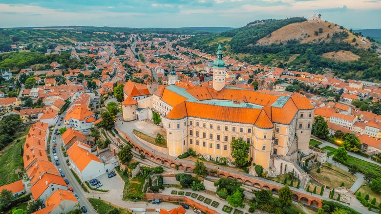 Valtice i Mikulov - zamki, wino i morawski klimat - photo 2